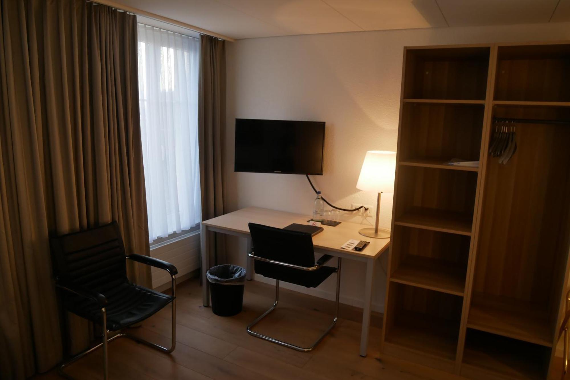 Hotel Schwanen 빌 객실 사진